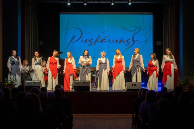Sieviešu vokālais ansamblis "Pieskāriens" svin 15 gadu jubileju.